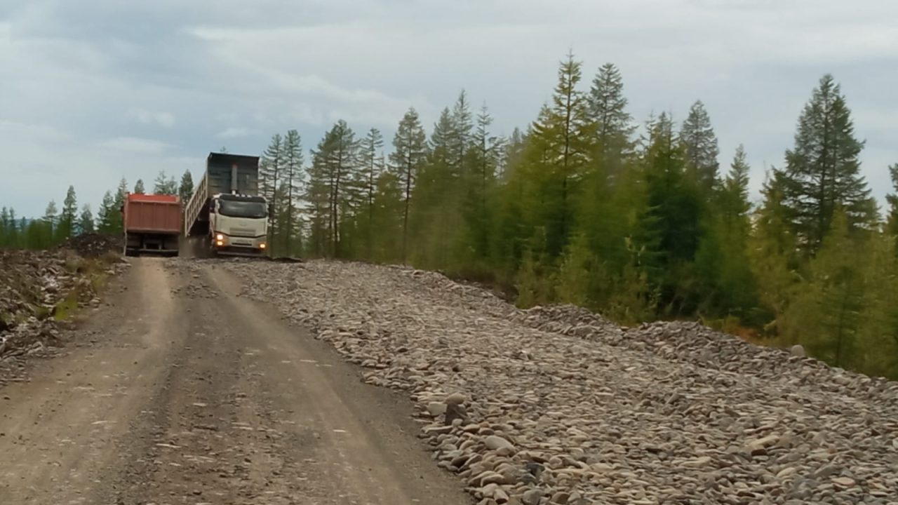 ДОРОГА «ОЙМЯКОН» СТАНОВИТСЯ ШИРЕ, УДОБНЕЕ, БЕЗОПАСНЕЕ