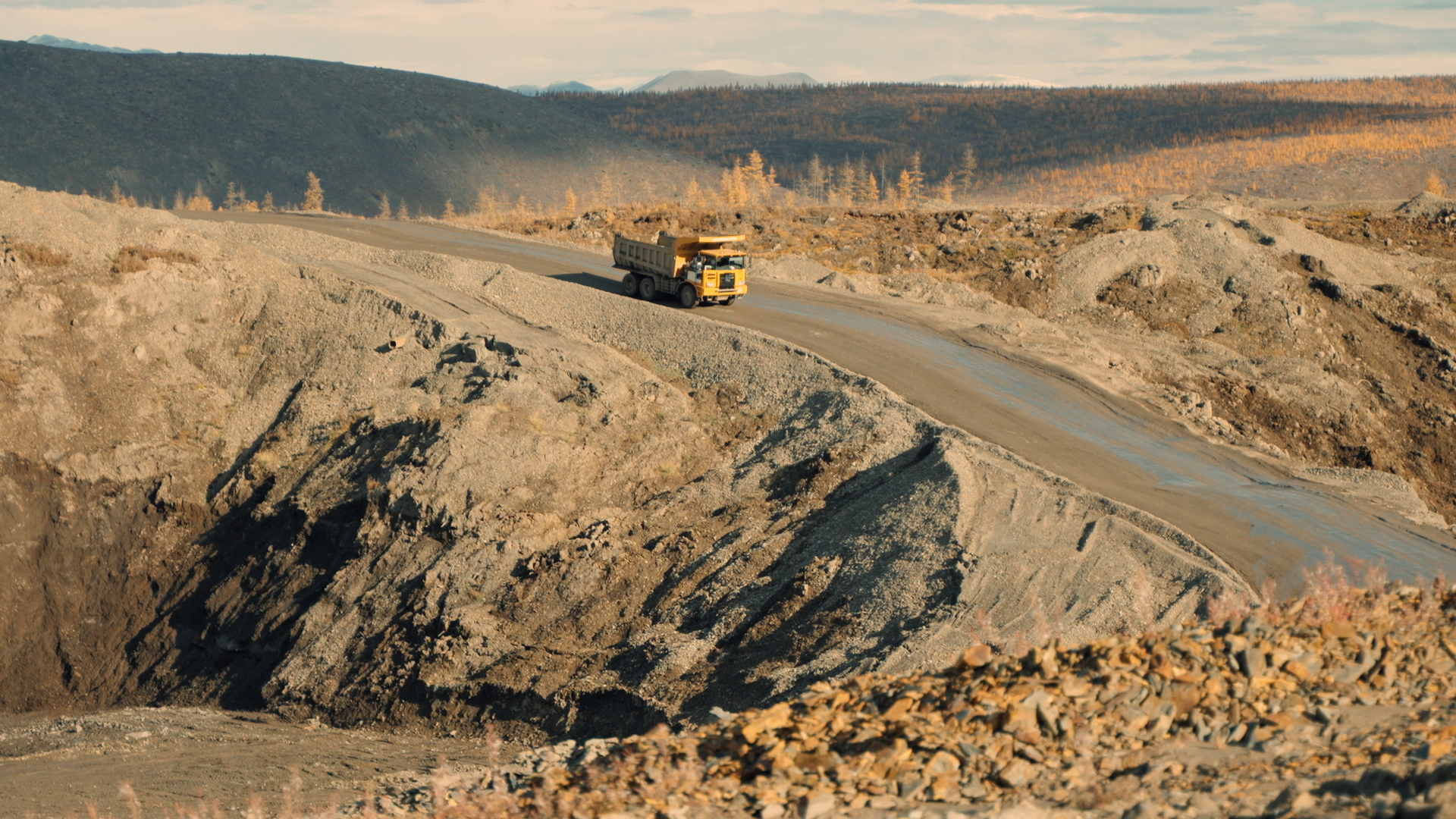 «ЯНОЛОВО» УВЕЛИЧИВАЕТ ДОБЫЧУ И ОБНОВЛЯЕТ ПАРК ТЕХНИКИ К СЕЗОНУ-2026